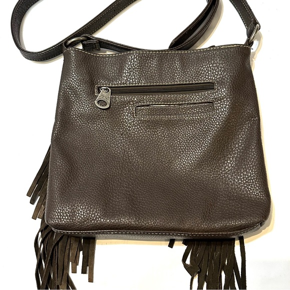 MONTANA WEST TRINITY RANCH TOOLED PEBBLED LEATHER W/SUEDE FRINGE CROSSBODY BAG - Picture 5 of 16